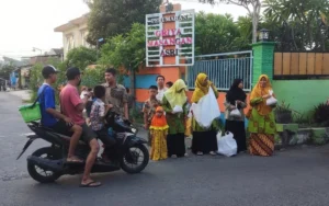 PRM-PRA Masangan Wetan Berbagi Takjil di Jalan Raya