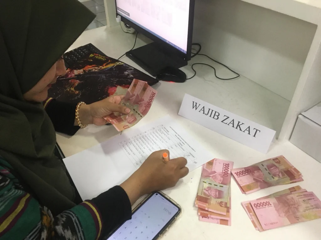 Berapa Penghasilan yang Wajib Bayar Zakat Mal? Ini Penjelasannya