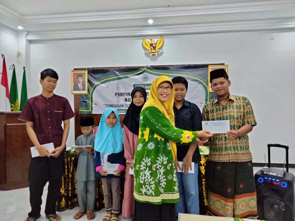 PDA Kota Probolinggo Mengadakan Baksos dan Santunan Anak Yatim