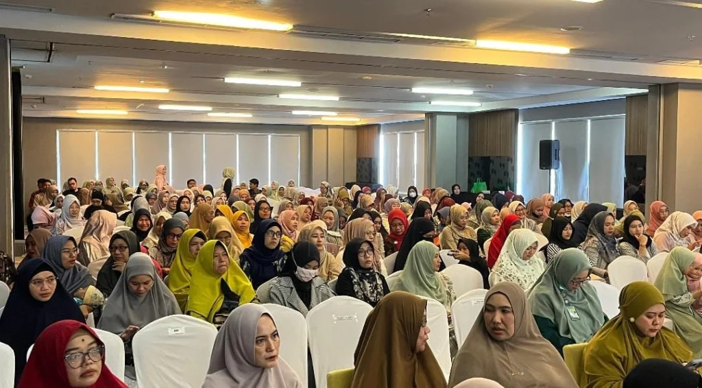 Milad Ke-29, SD Mugeb bersama Ikwam Gelar Parenting di Hotel