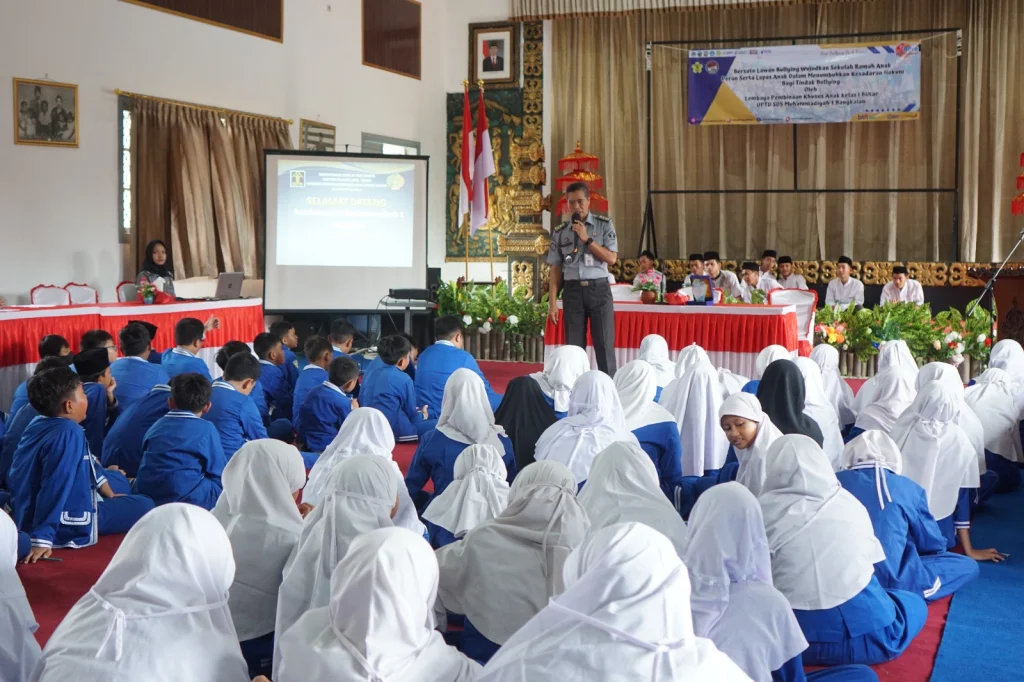 Siswa SD Muhammadiyah 1 Bangkalan Kunjungi LPKA Blitar
