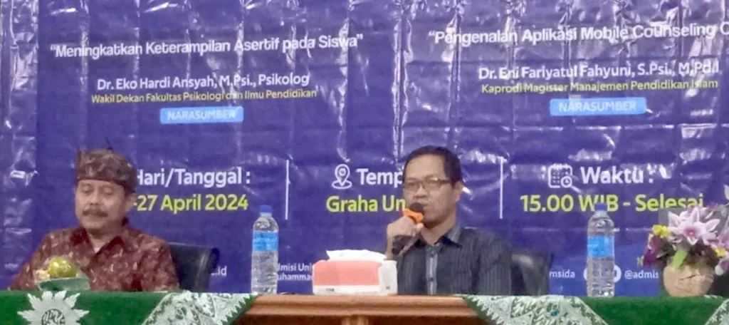 Direktur Admisi Umsida Buka Seminar MGBK SMA/SMK Se-Sidoarjo, Beri Info Beasiswa 