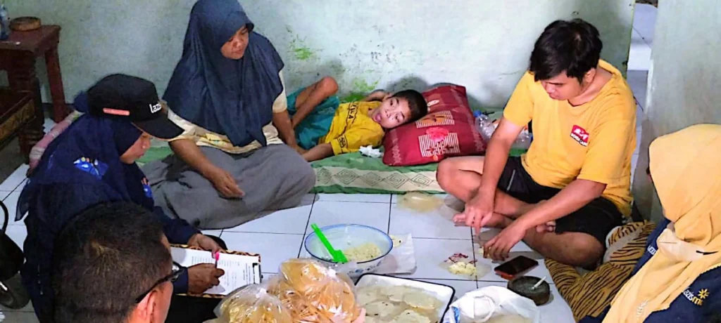 Jual Jalepak, Perjuangan Janda yang Diamanahi Anak Disabilitas