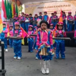 Drumben Tunas Bahari Hibur Peserta Pengajian Kamis Pagi