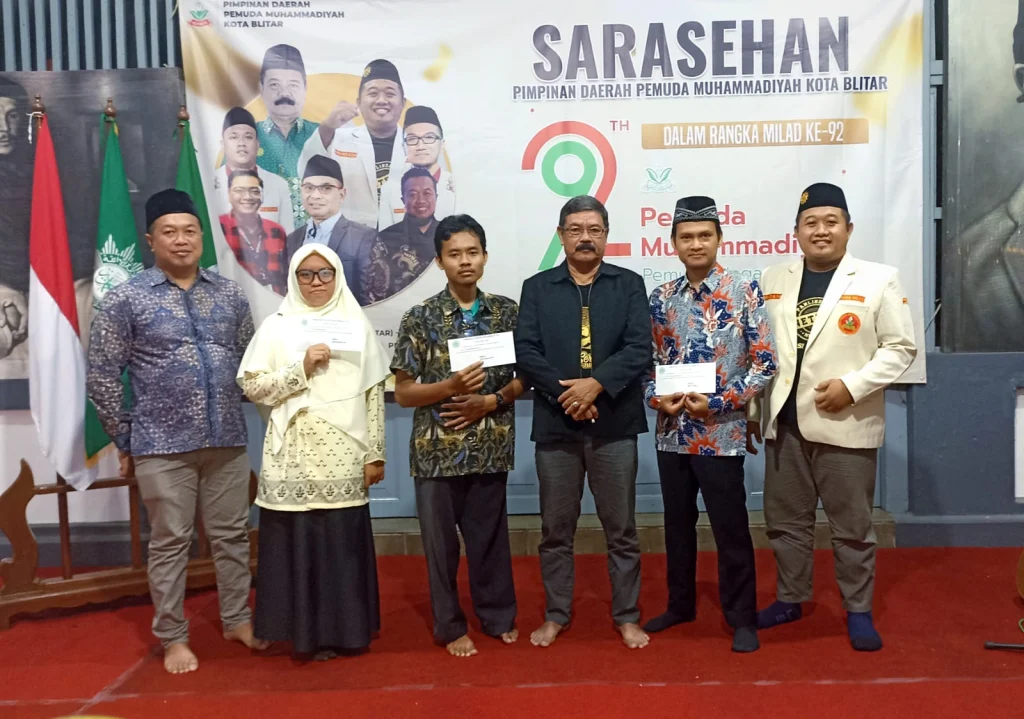 Tiga Citizen Reporter Terbaik Dapat Hadiah dari Ketua PDM Kota Blitar