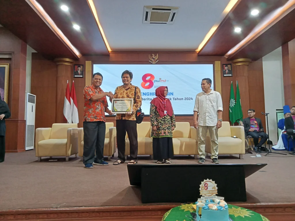 Umsida Juara III AUM dengan Berita Terbanyak PWMU.CO