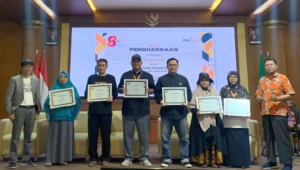 Dua Guru Smamsatu Juara Lomba Menulis Feature Milad Sewindu PWMU.CO