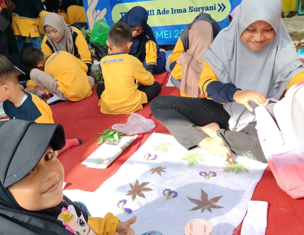 Membuat Ecoprint dengan Teknik Pounding