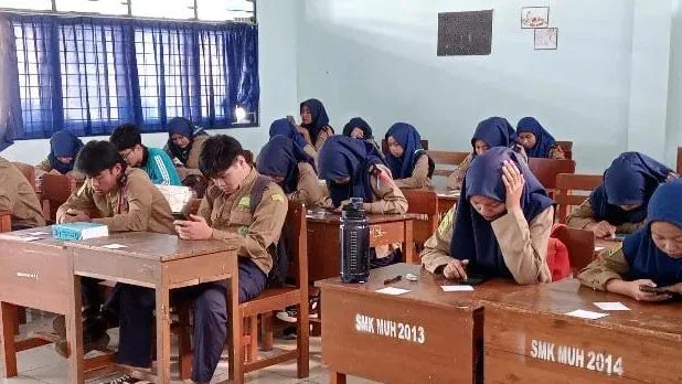 PAT di SMK Muhitar Berbasis CBT dengan Aplikasi Sekolah Digital