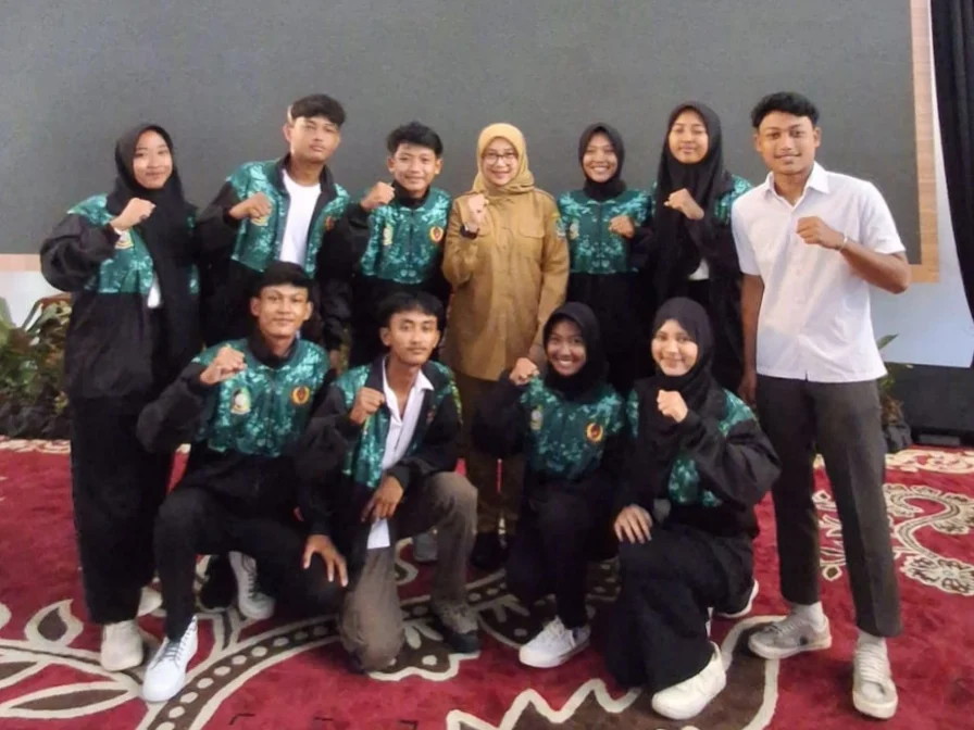 Atlet Arung Jeram SMK Models Terima Penghargaan Bupati Banyuwangi