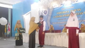 Pelepasan Atribut dan ikrar Alumni Tandai Pisah Pasrah SD Mudabo