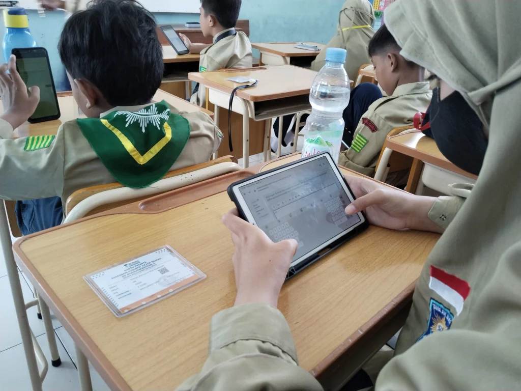 Inovatif! SD Muhammadiyah 2 Bojonegoro Terapkan Ujian dengan Sistem CBT