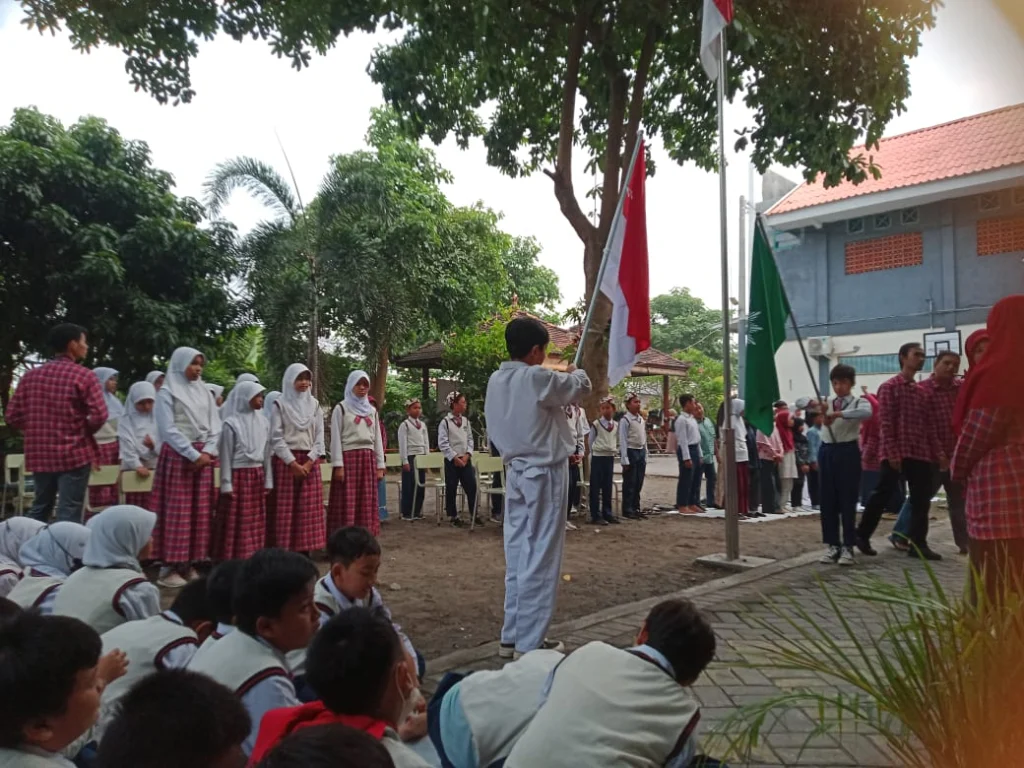 Suasana Sejuk dan Syahdu Temani Gladi Kotor Purnasiswa SD Almadany Angkatan I