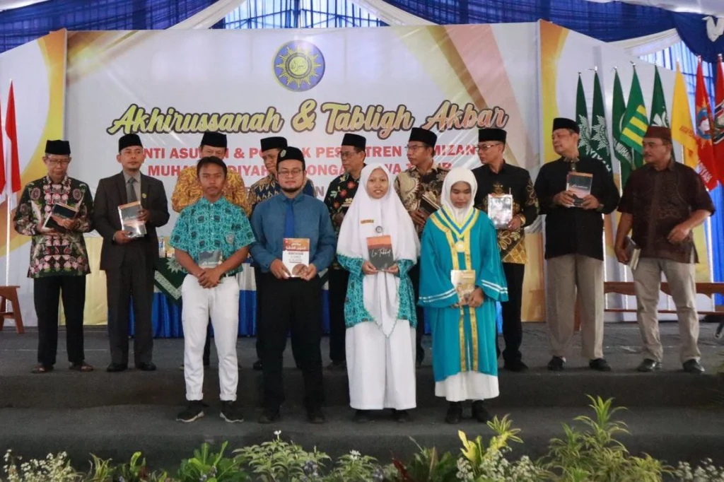 5 Buku Al Mizan Resmi Diluncurkan, Ini Sinopsisnya