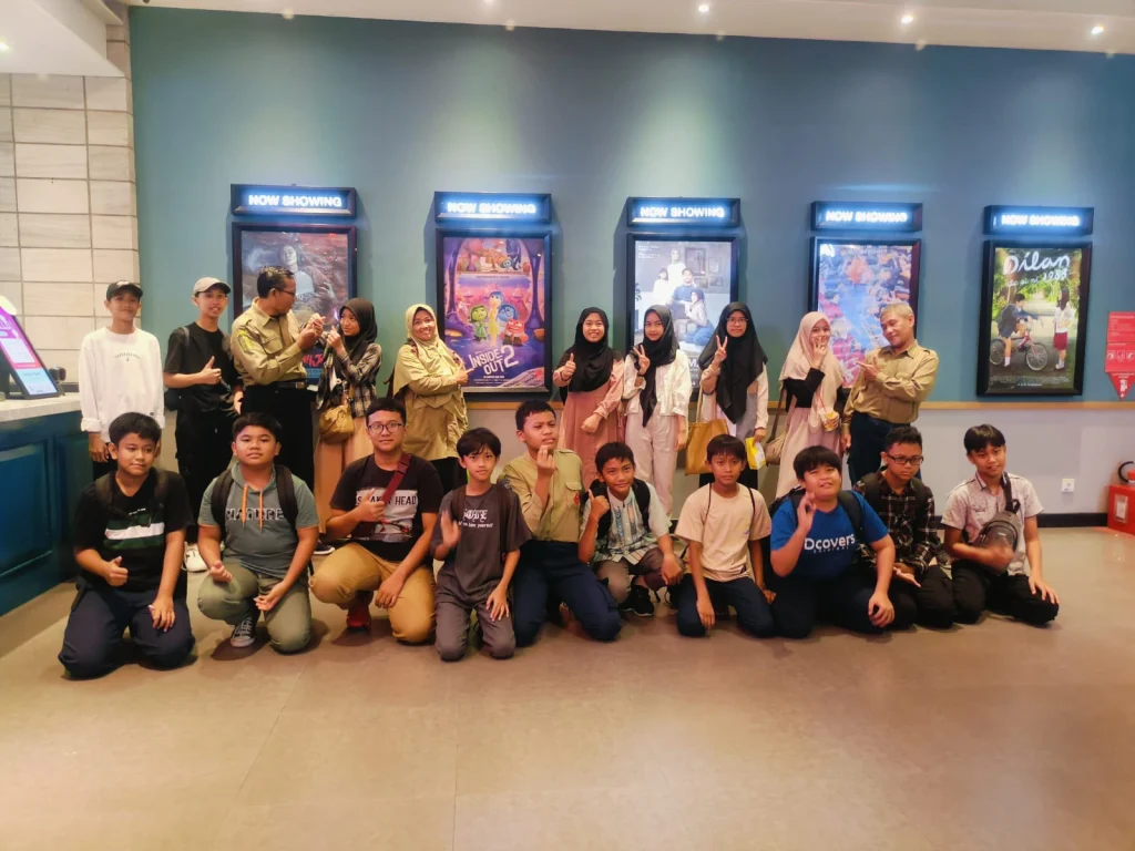 SD Musix Gelar Makan dan Nonton Bareng Pasca Wisuda