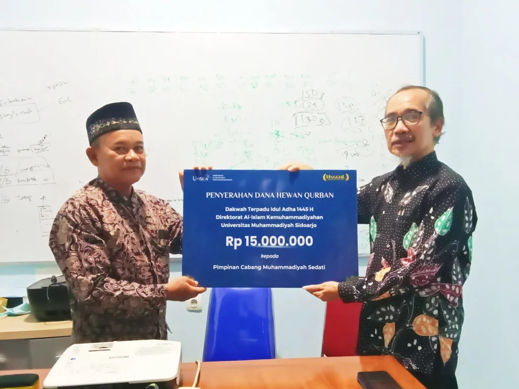 DAIK Umsida Salurkan Dana Kurban RP 15 Juta pada PCM Sedati