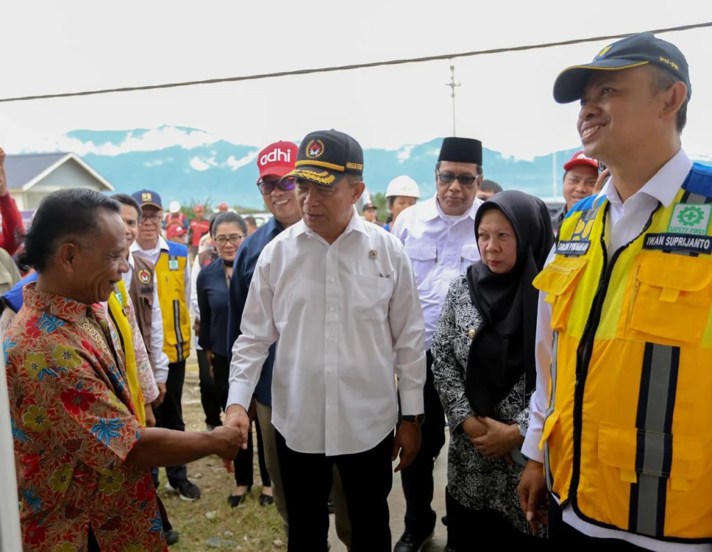 Menko Muhadjir Serahkan Kunci Hunian Tetap Korban Gempa di Sulawesi Tengah