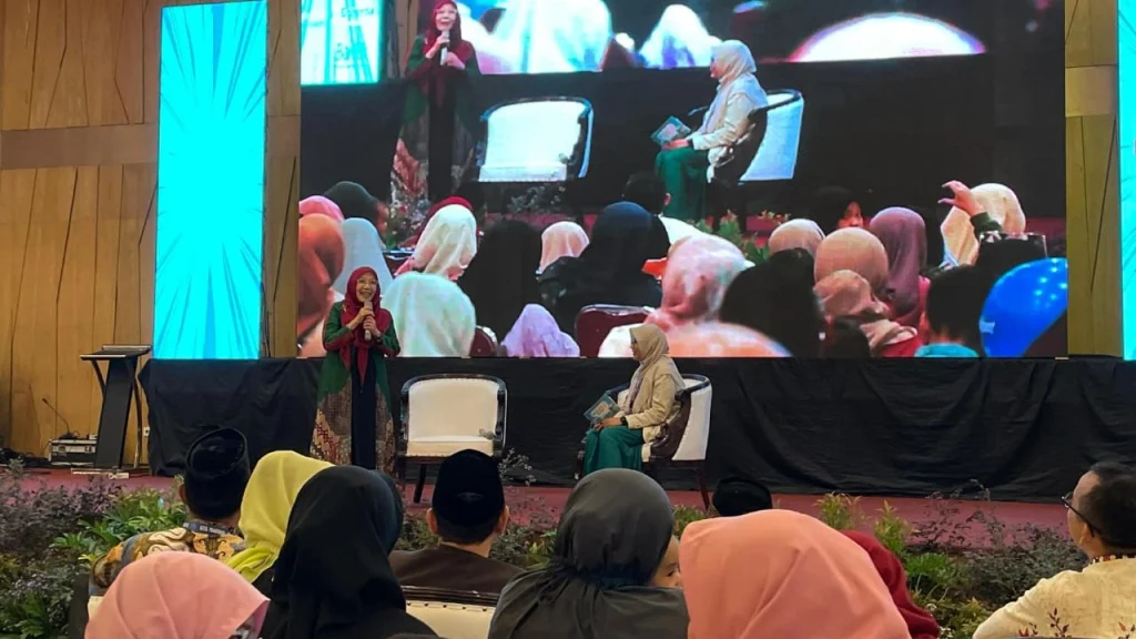 Setelah Terima Rapor, Apapun Hasilnya Peluk Anak Sampaikan Terima Kasih