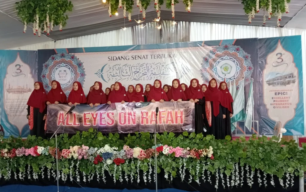 Ada Aksi Peduli Palestina di Wisuda ke-3 STIQSI Lamongan&nbsp;