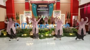 Rasa Sayang ke Siswa dari Guru dan Karyawan SD Muhtar