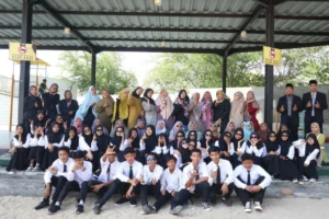 MTs Mutif Brondong Sukses Gelar Kelulusan dengan Khidmat