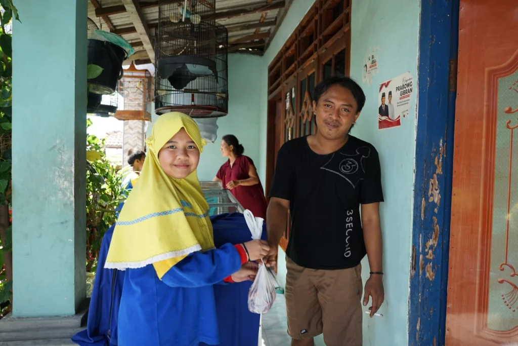 Upaya Memupuk Nilai Sosial, SDMM Gelar Baksos Idul adha