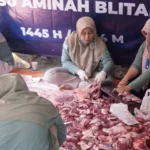 Wujud Kebermanfaatan, RSU Aminah Blitar Berbagi Daging Kurban