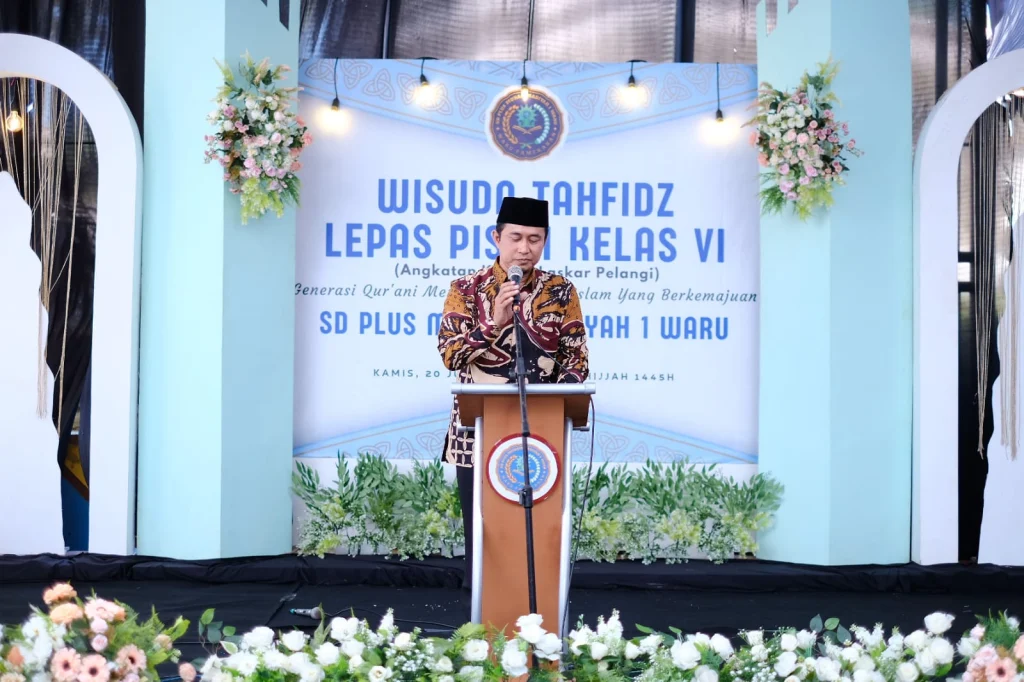 Puluhan Peserta mengikuti Wisuda dan Lepas Pisah di SD Plus Mutu