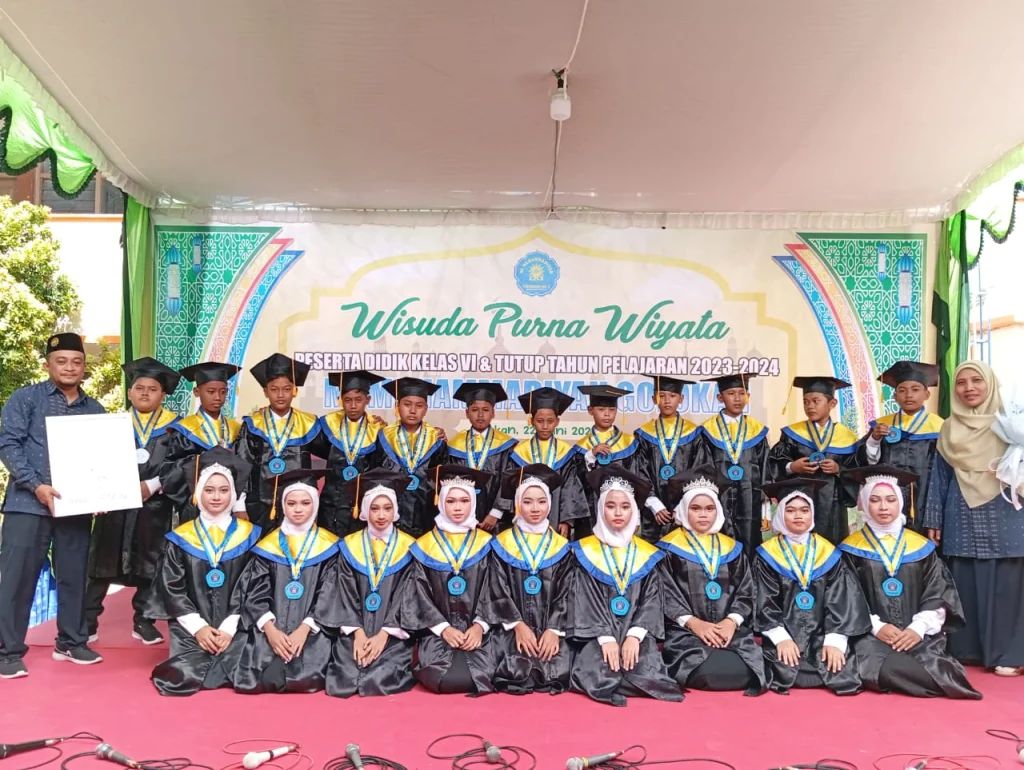 Dear Guruku: Cenderamata Siswa MIMGO di Wisuda Purna Wiyata