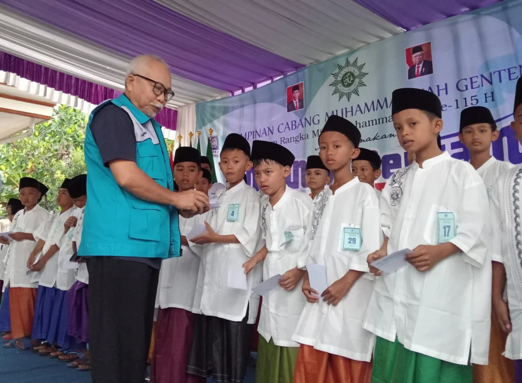 Pesan Penting Dokter IDI Banyuwangi di Khitanan PCM Genteng