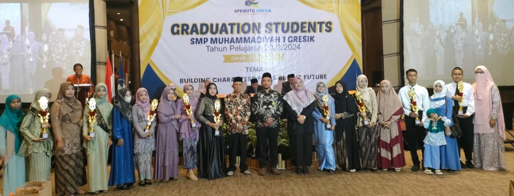 9 Siswa Spemutu Gresik Raih Passion Special Award 2023-2024