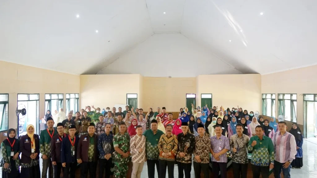 Berani Beda, Baitul Arqom RSI Aminah di Kandang Badak Hitam