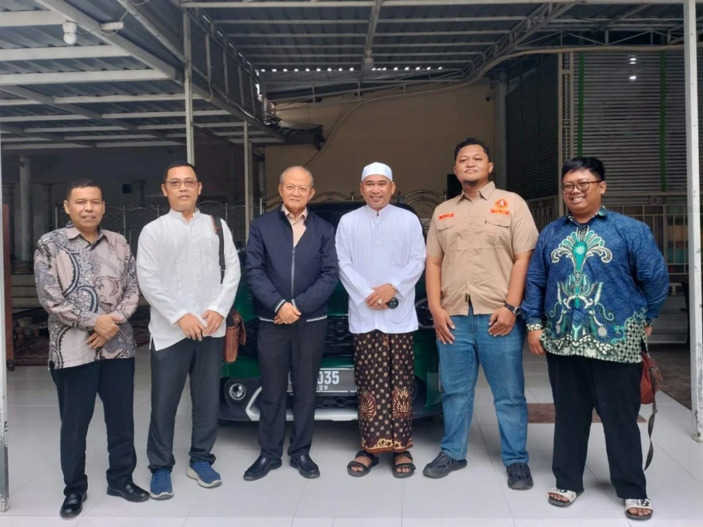 Hadiah Buya Anwar Abbas untuk Ketua PDM Kota Kediri