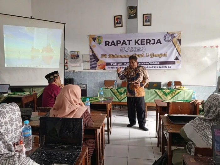 SD Muda Gempol Diskusikan Cara Brand Development Sekolah