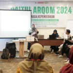 Ketua LPAIK UM Surabaya Sampaikan Pedoman Hidup Warga Islam Muhammadiyah di Baitul Arqom Tenaga Kependidikan UM Surabaya