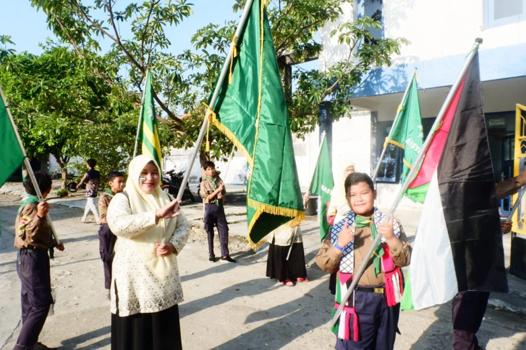 Ibu dan Anak Kompak Suarakan Aksi Bela Palestina