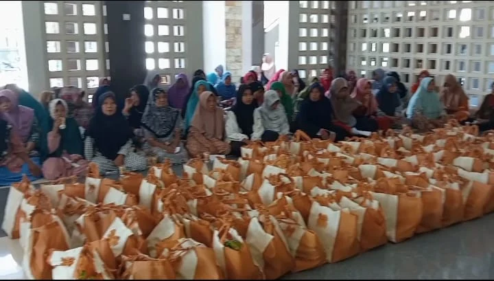 Masjid Assholihin Cakru: Rumah Zakat Berbagi Kebaikan