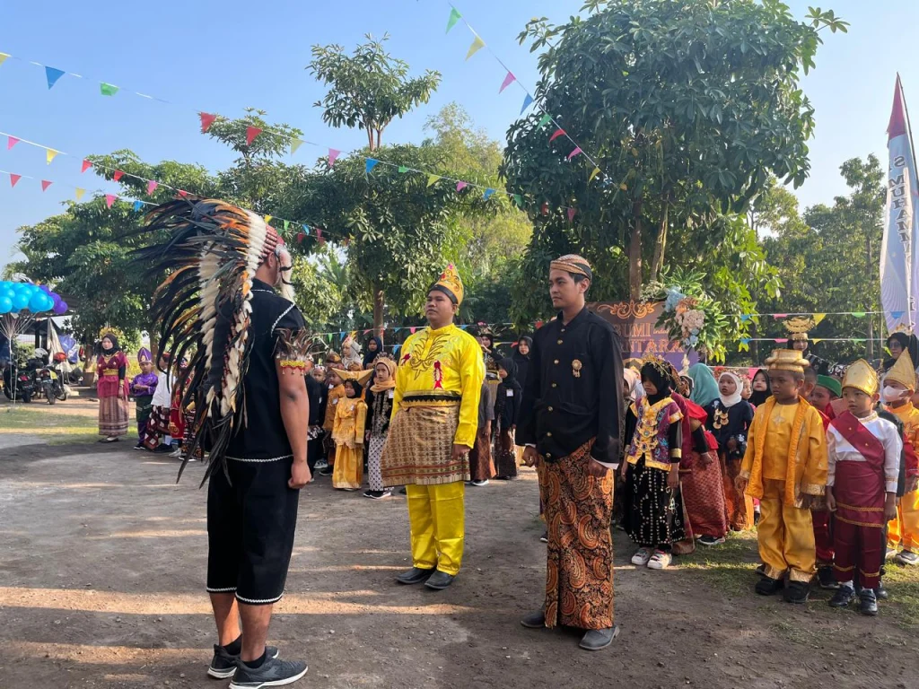 Pra-Fortasi SD Muhammadiyah 4 Zamzam Kenalkan Baju Adat hingga Permainan Tradisional