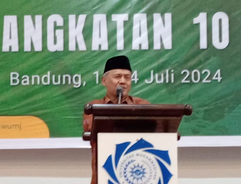 Prof Dadang Kahmad Tutup UKW di UM Bandung