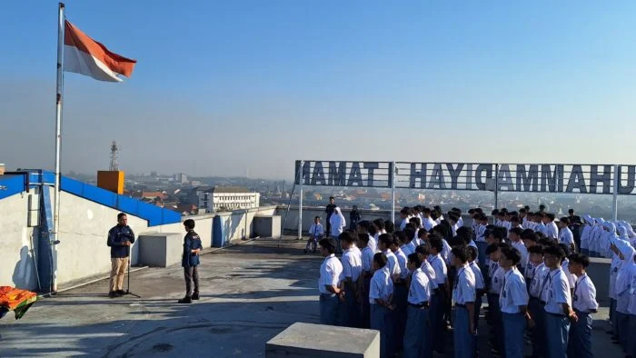 Gapai Impian Setinggi Langit, Smamita Laksanakan Fortasi di Rooftop