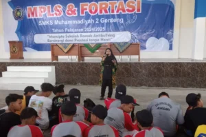 Penampilan Karawitan Memukau Peserta MPLS SMK Muda Genteng