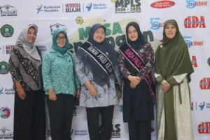 Dua Bunda PAUD Tinjau Pelaksanaan MPLS di SDM Dubes, Ini Kesannya