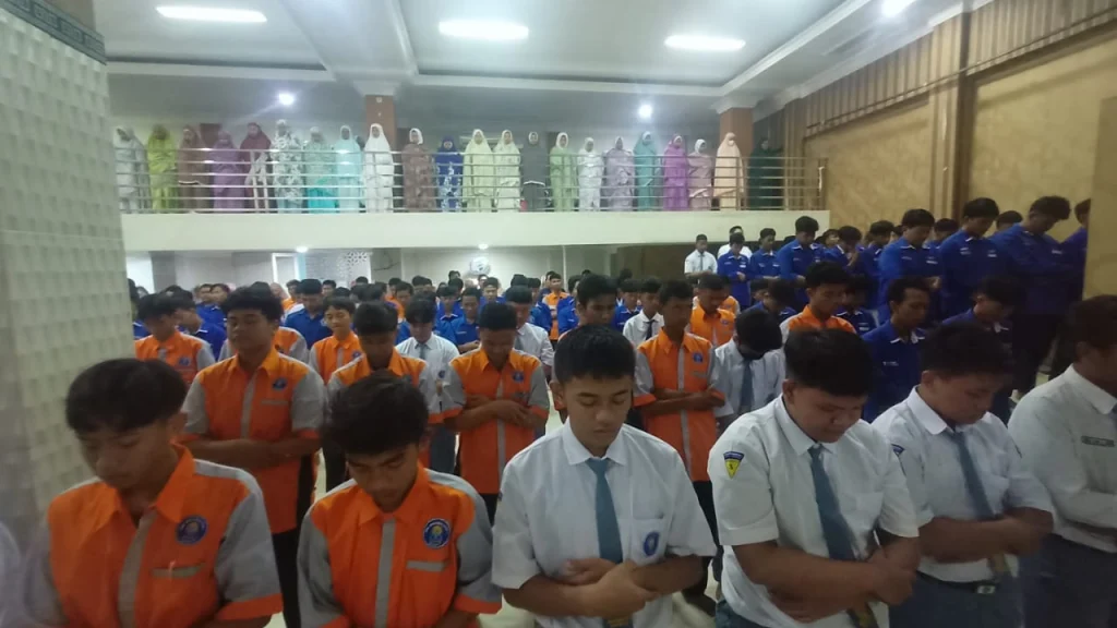 Ratusan Siswa SMK Muhammadiyah 1 Surabaya Penuhi Masjid Aya Sophia