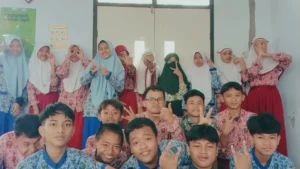 Komitmen Wujudkan Sekolah Bebas Bullying, MPLS SMP Muhammadiyah 1 Blitar Buat Pohon Harapan