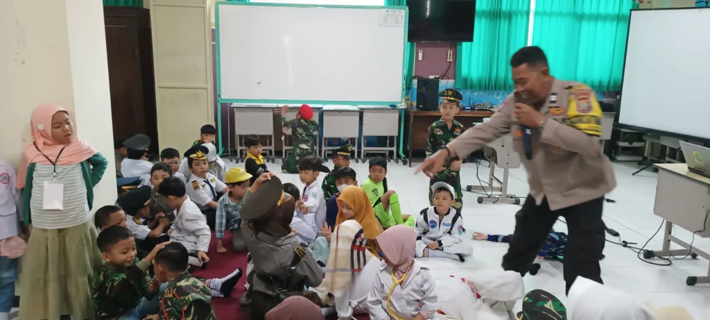 Mantapkan Cita-Cita SD Musix Hadirkan Polisi