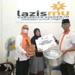 Lazismu Sidoarjo Salurkan Bantuan Peralatan dan Modal Usaha untuk Pelaku UMKM Ramuan Madura