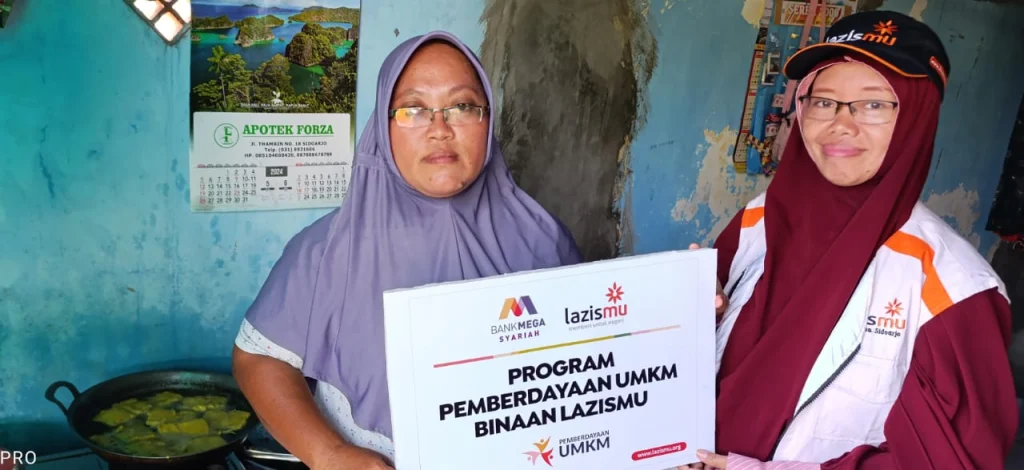 Lazismu Sidoarjo Bantu Modal Usaha untuk Penjual Gorengan