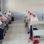 Mengukir Kisah di Kelas 7 ICO: Belajar Menulis Bahasa Inggris yang Interaktif dan Menyenangkan