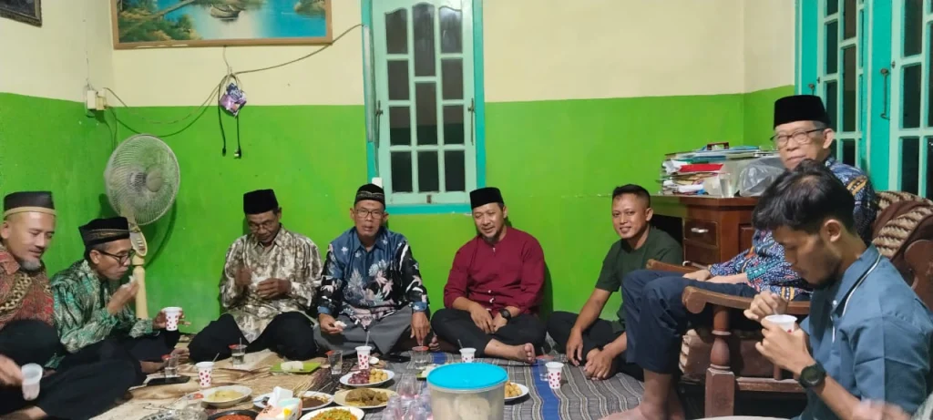 Pertemuan Tiga Ketua PCM Sekaran dalam Momen Khitbah