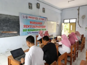 Workshop Penyusunan KOSP di SMP Muhammadiyah 1 Blitar: Meningkatkan Kualitas Pendidikan Melalui Kurikulum Operasional